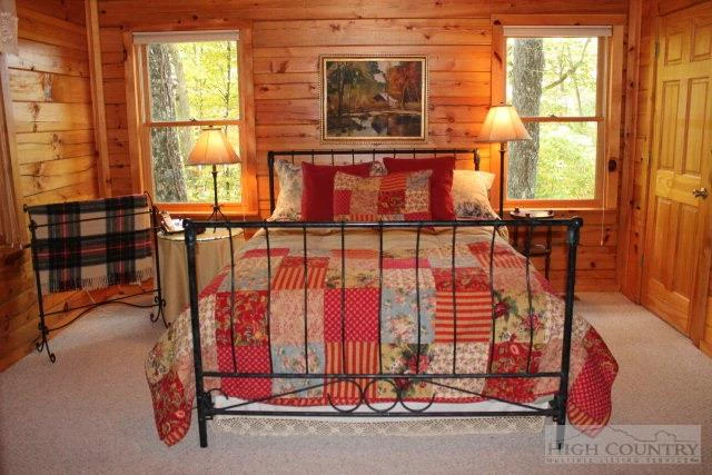 Image number 5 for the current listing