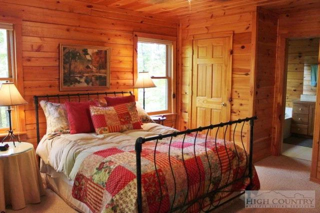 Image number 4 for the current listing