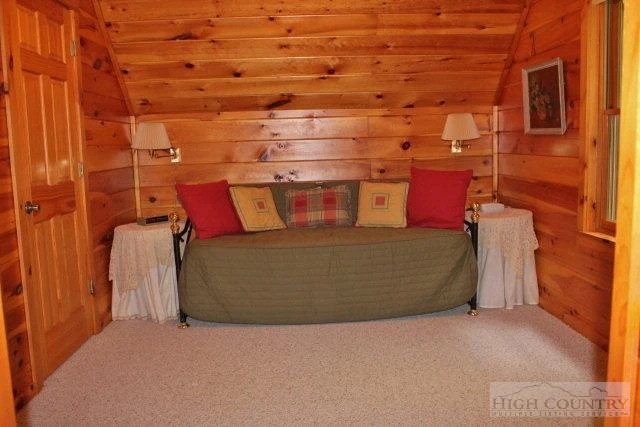 Image number 15 for the current listing