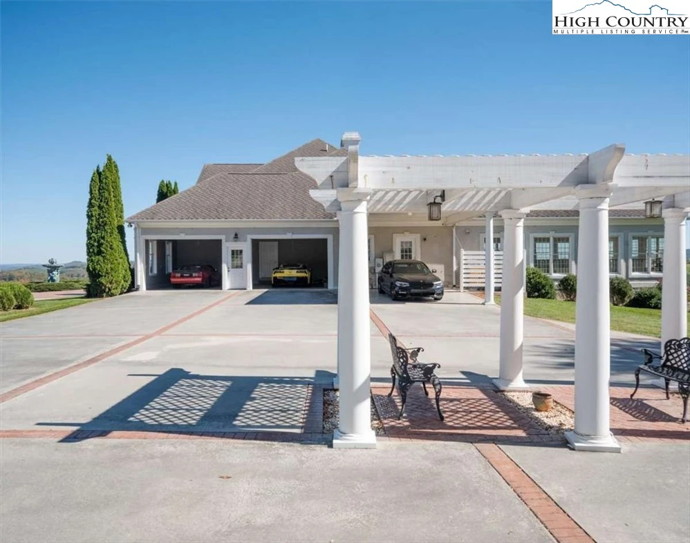 Image number 2 for the current listing