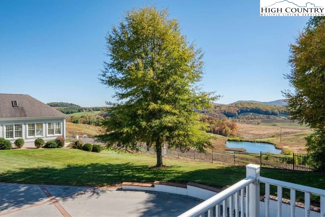 Image number 18 for the current listing