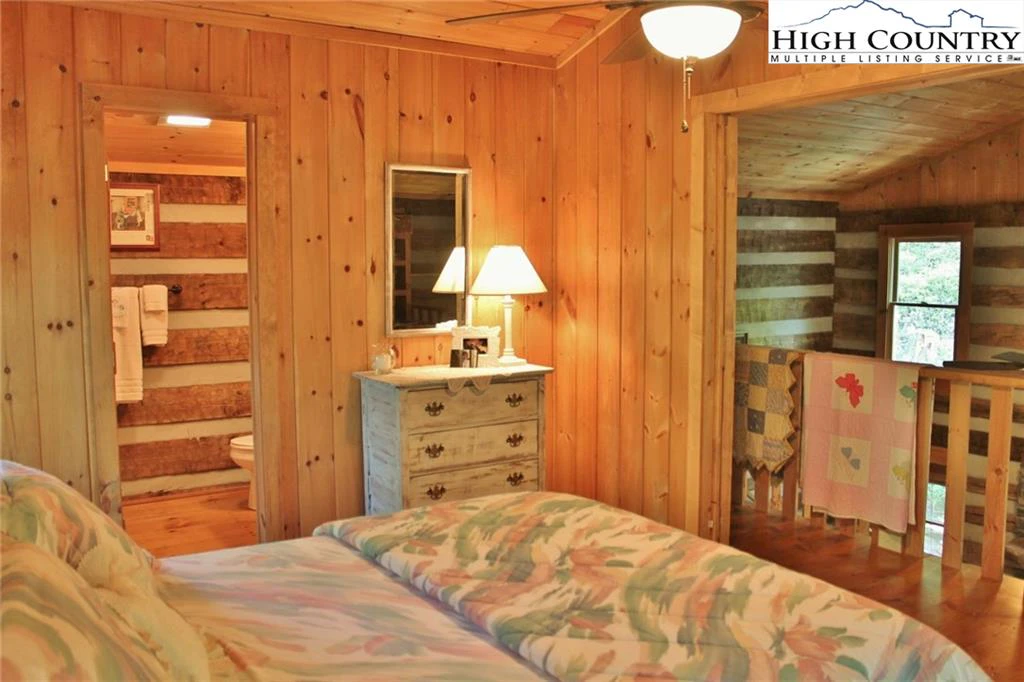Image number 14 for the current listing