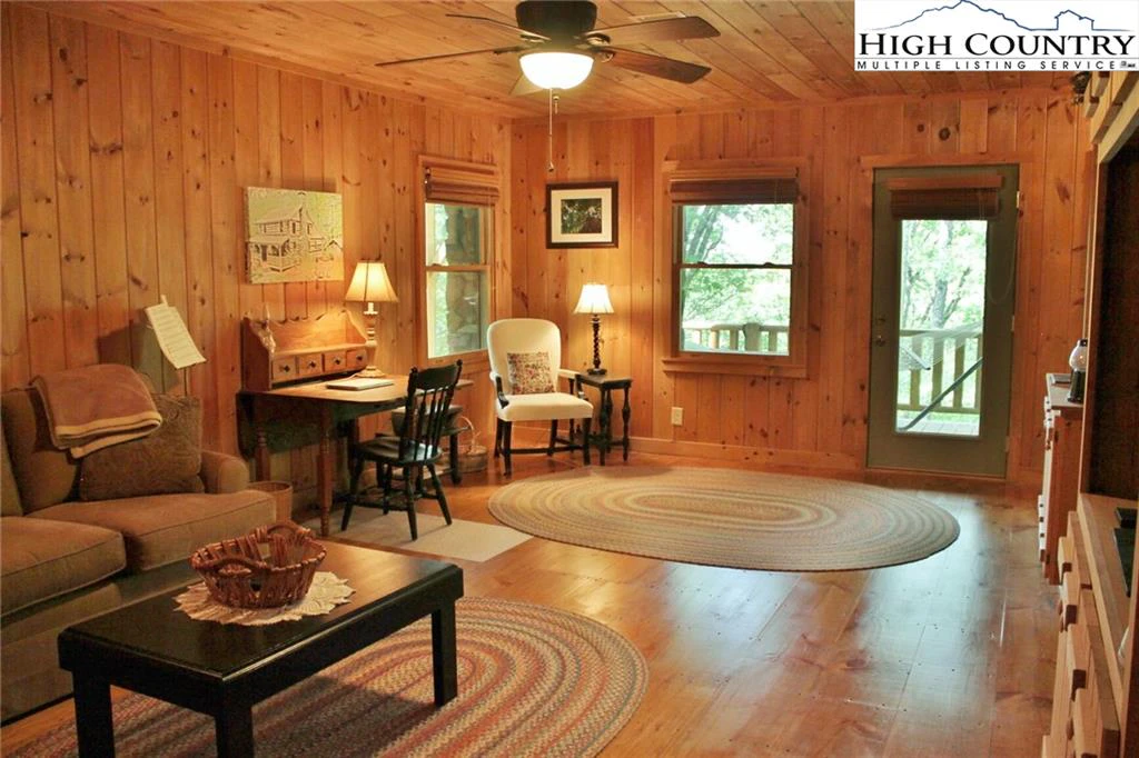 Image number 12 for the current listing