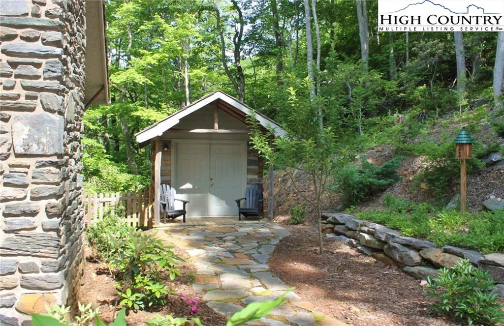 Image number 4 for the current listing