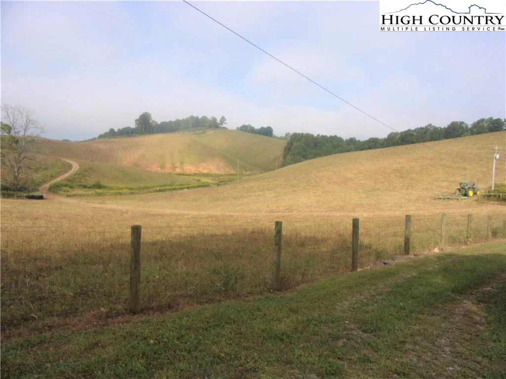 Image number 16 for the current listing