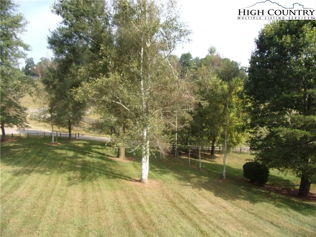Image number 15 for the current listing