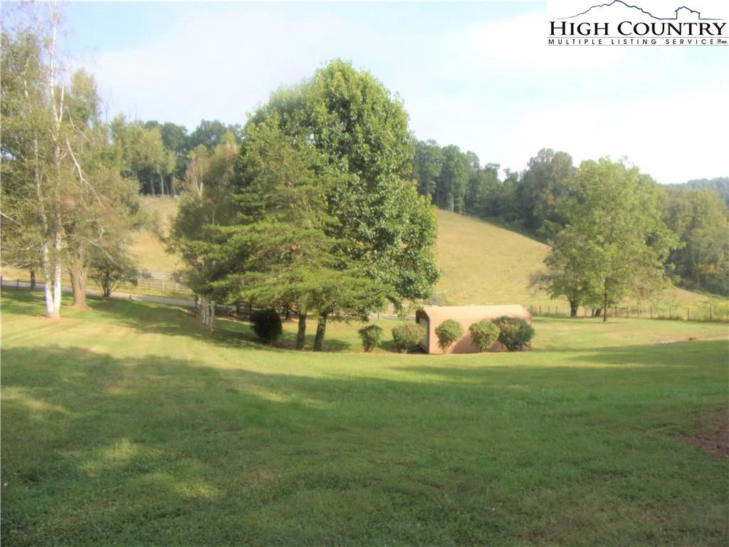 Image number 13 for the current listing