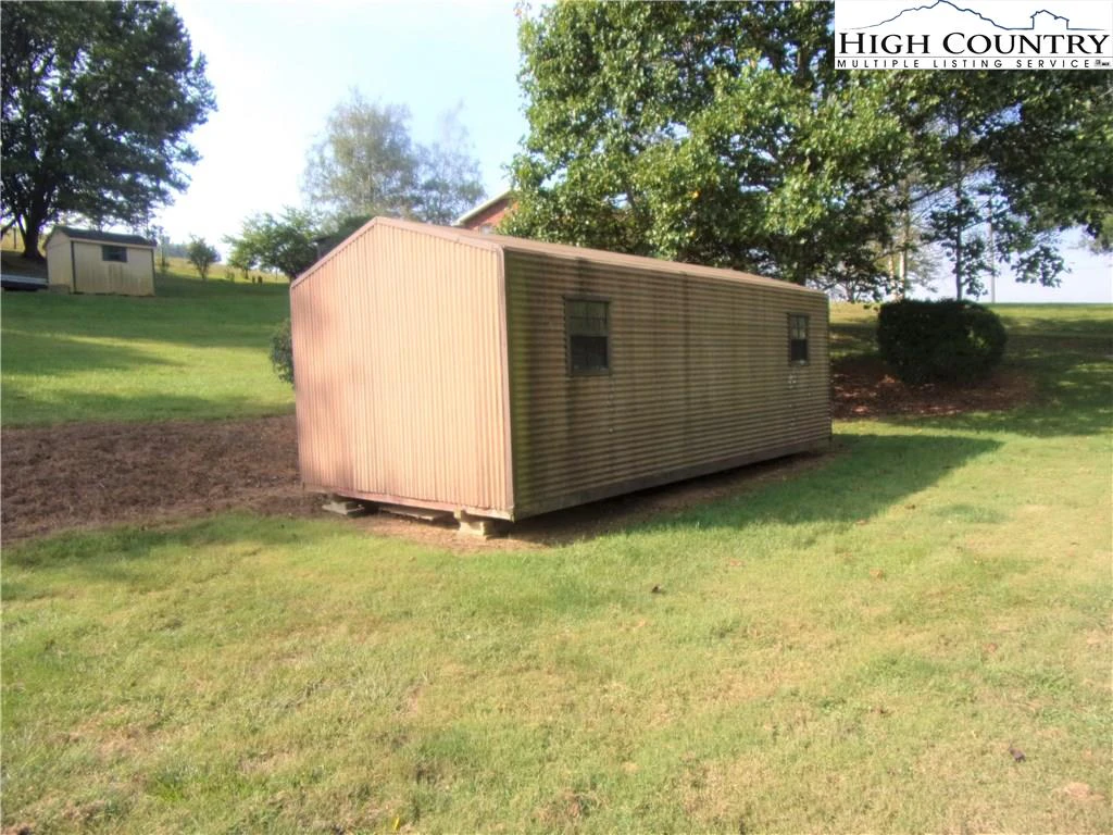 Image number 10 for the current listing