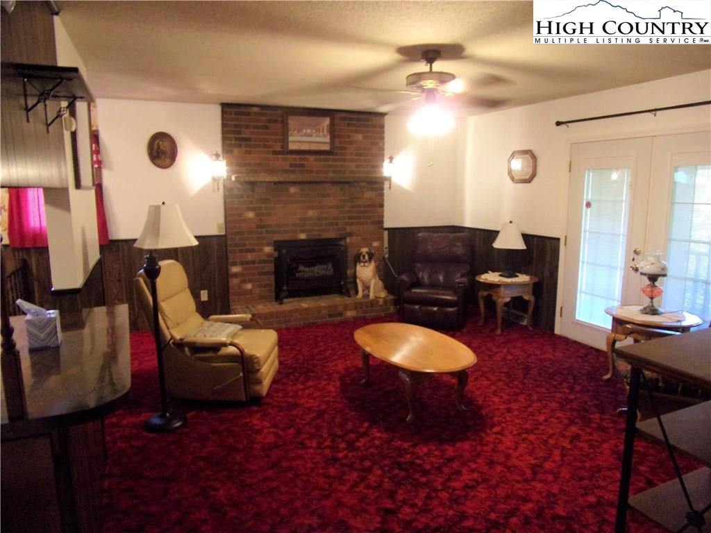 Image number 9 for the current listing