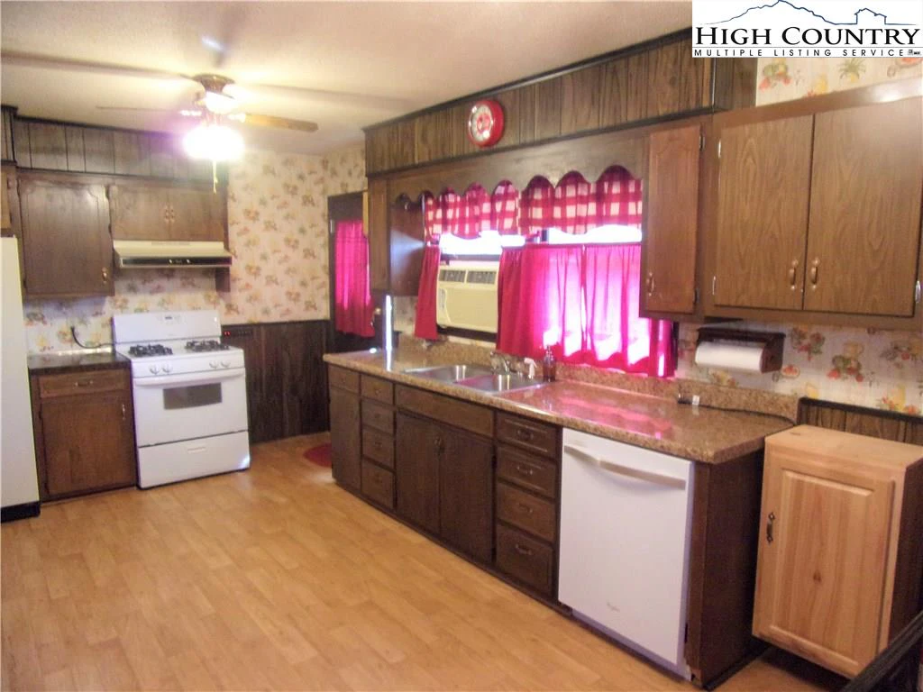 Image number 8 for the current listing