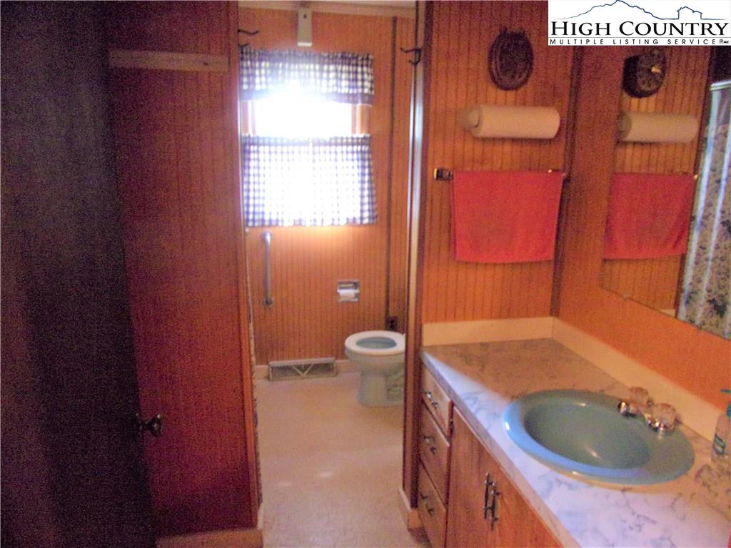Image number 4 for the current listing