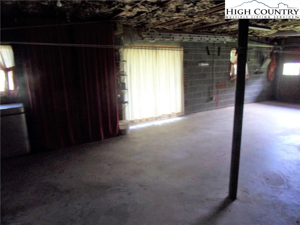Image number 3 for the current listing