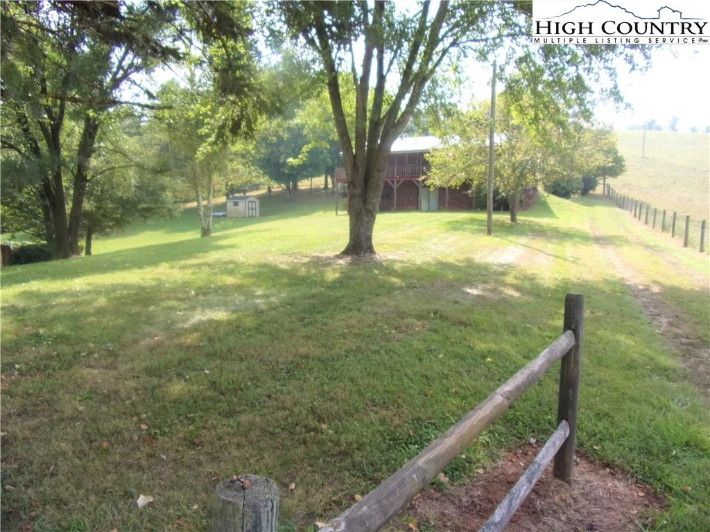 Image number 21 for the current listing