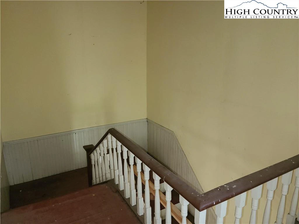 Image number 10 for the current listing