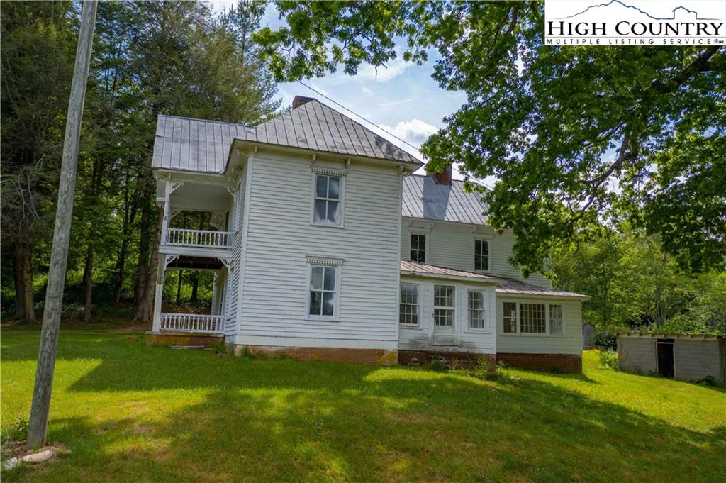 Image number 18 for the current listing