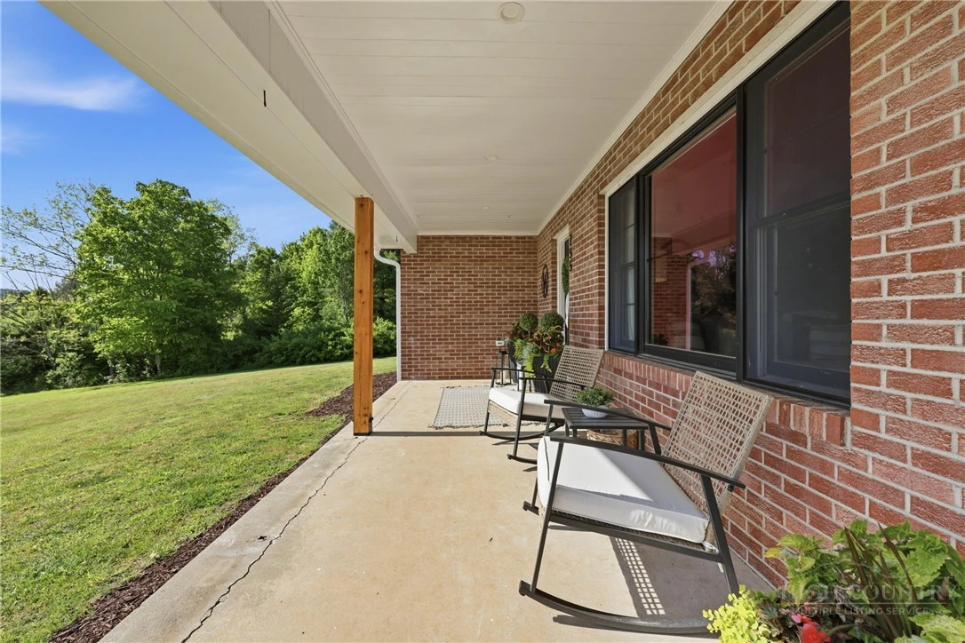 Image number 6 for the current listing