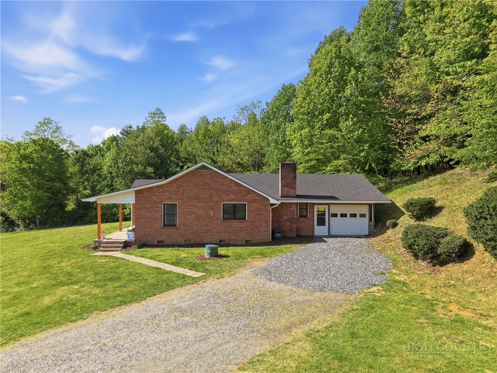 Image number 4 for the current listing