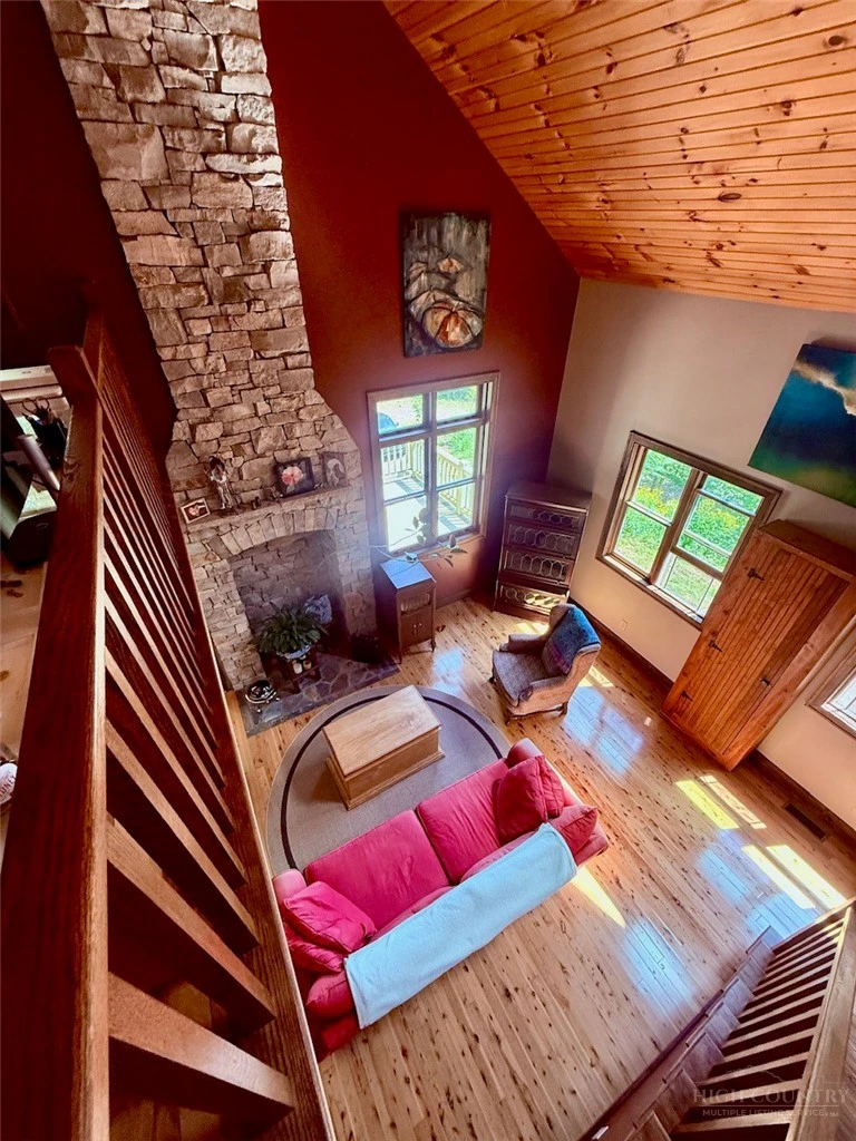 Image number 9 for the current listing