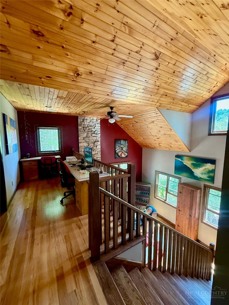 Image number 13 for the current listing