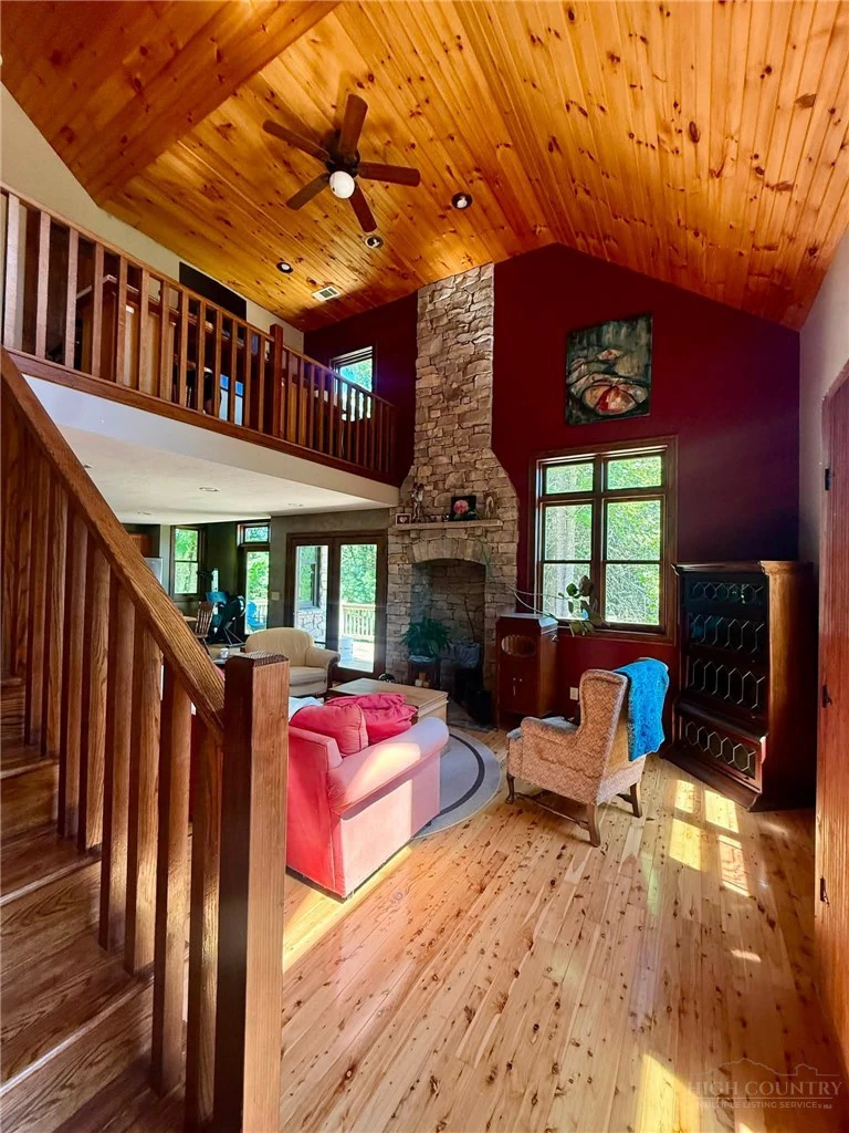 Image number 10 for the current listing