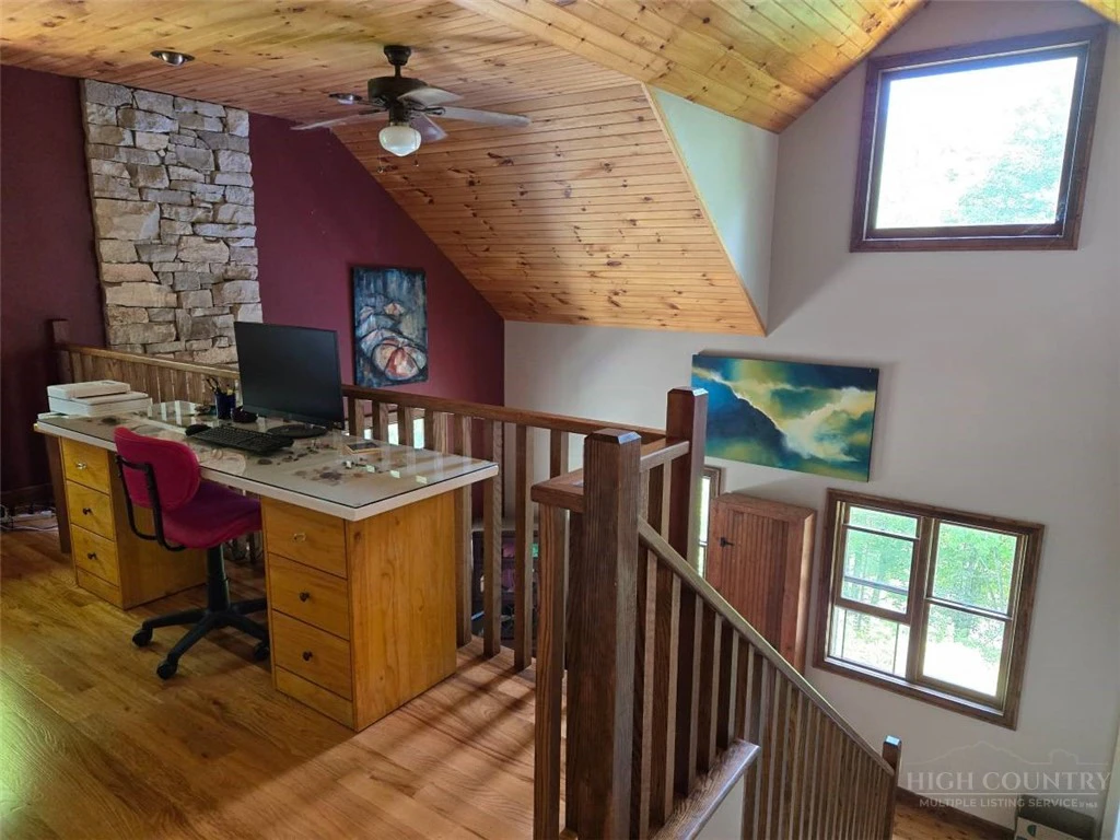 Image number 8 for the current listing