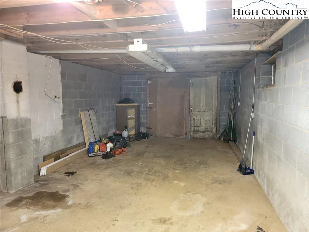 Image number 4 for the current listing
