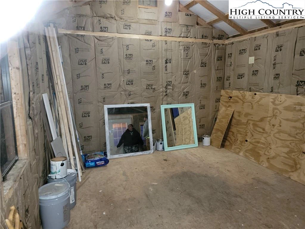 Image number 2 for the current listing