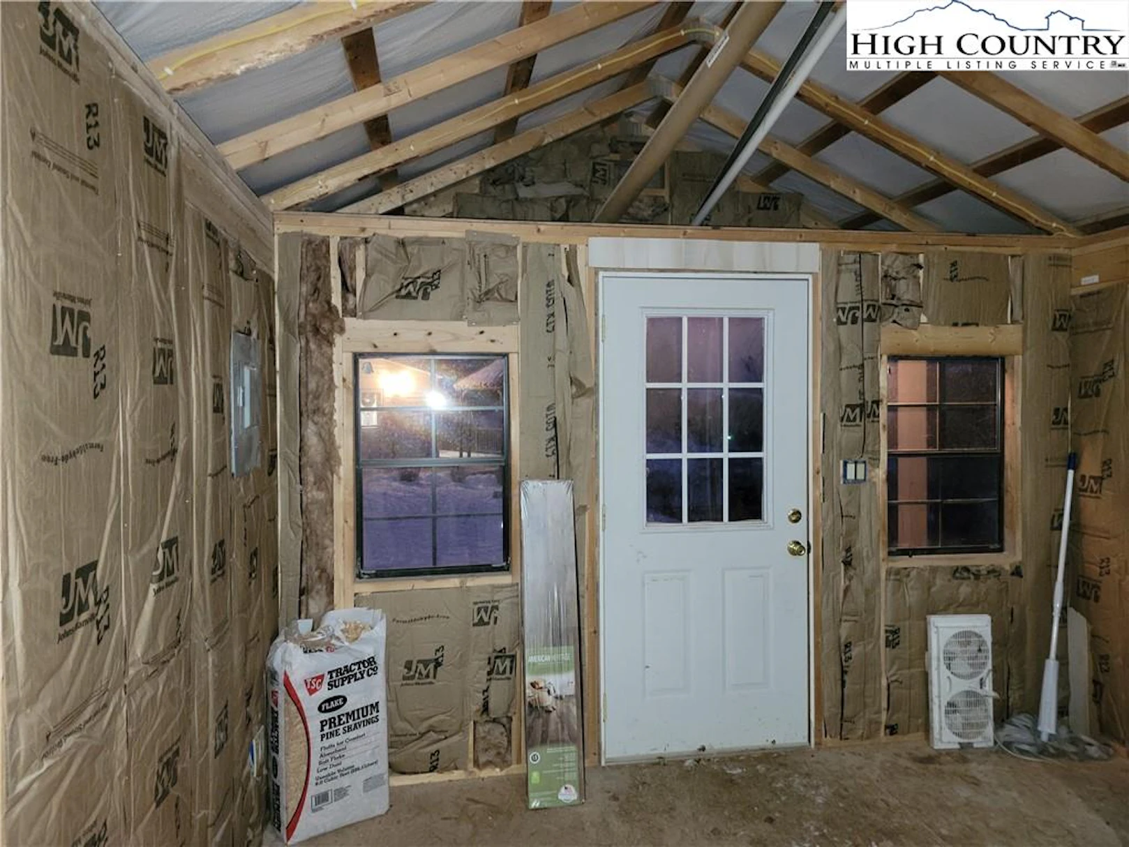 Image number 13 for the current listing