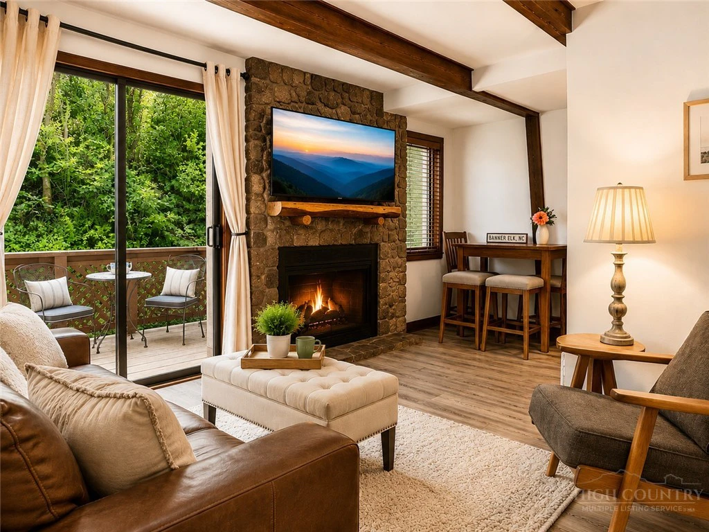 Image number 1 for the current listing