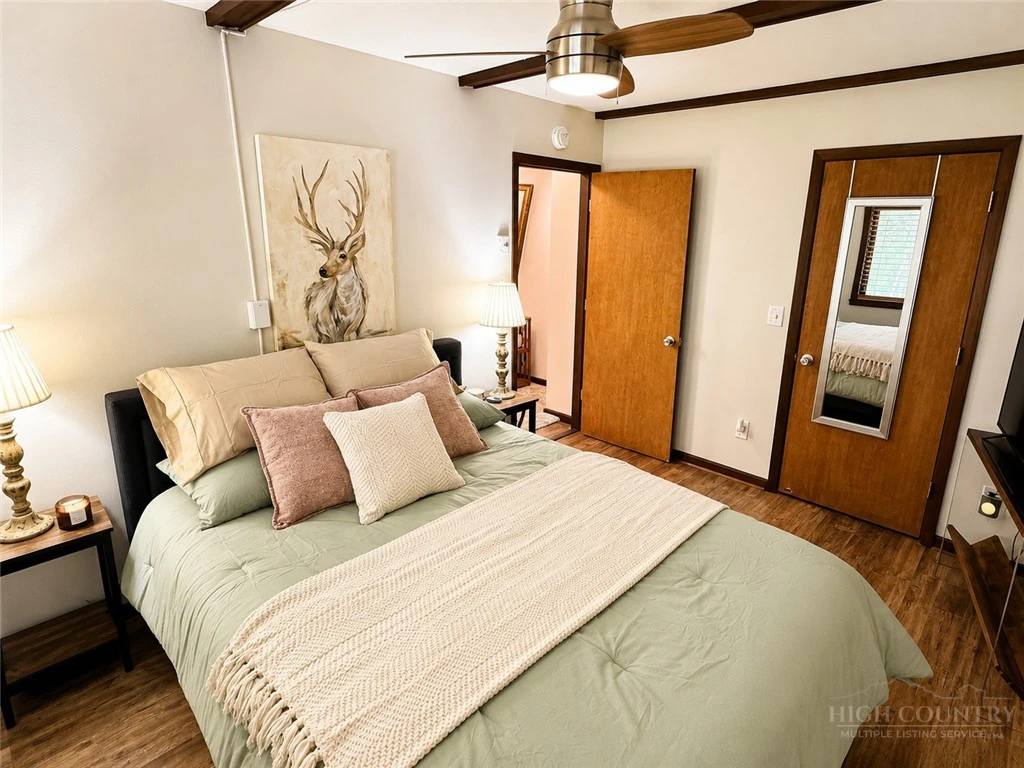 Image number 10 for the current listing