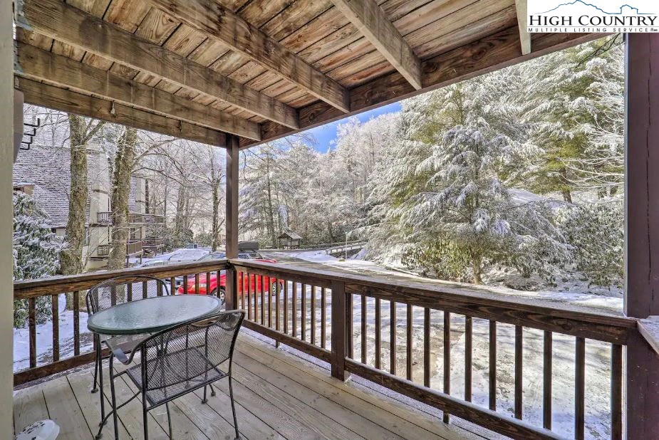 Image number 4 for the current listing
