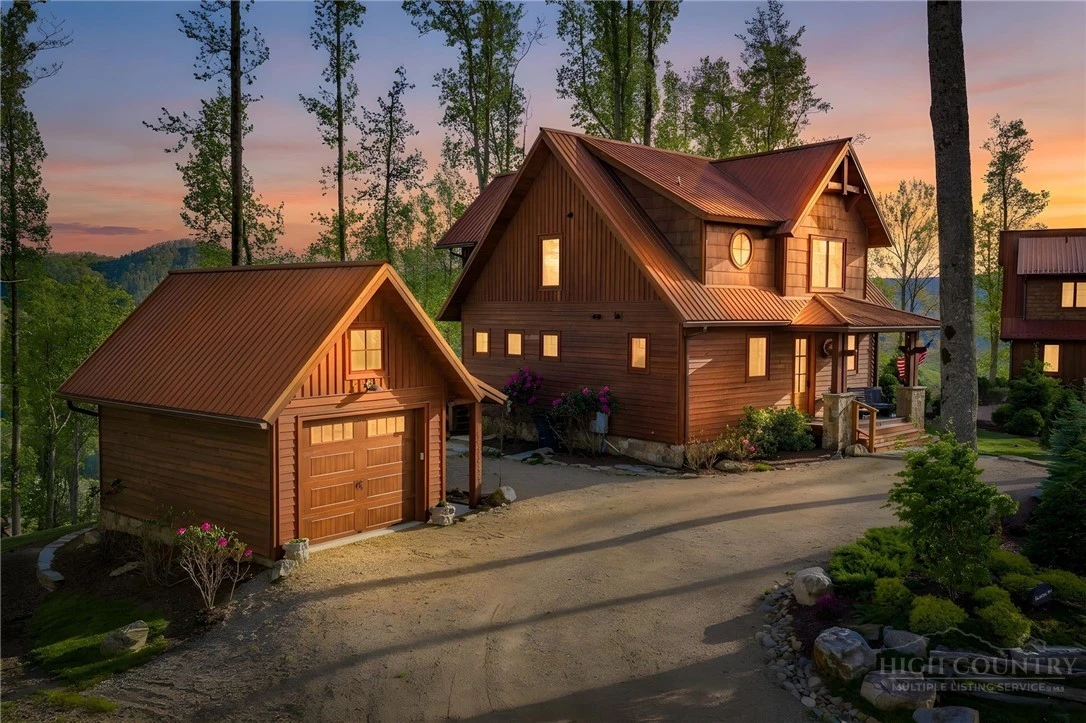 Image number 1 for the current listing