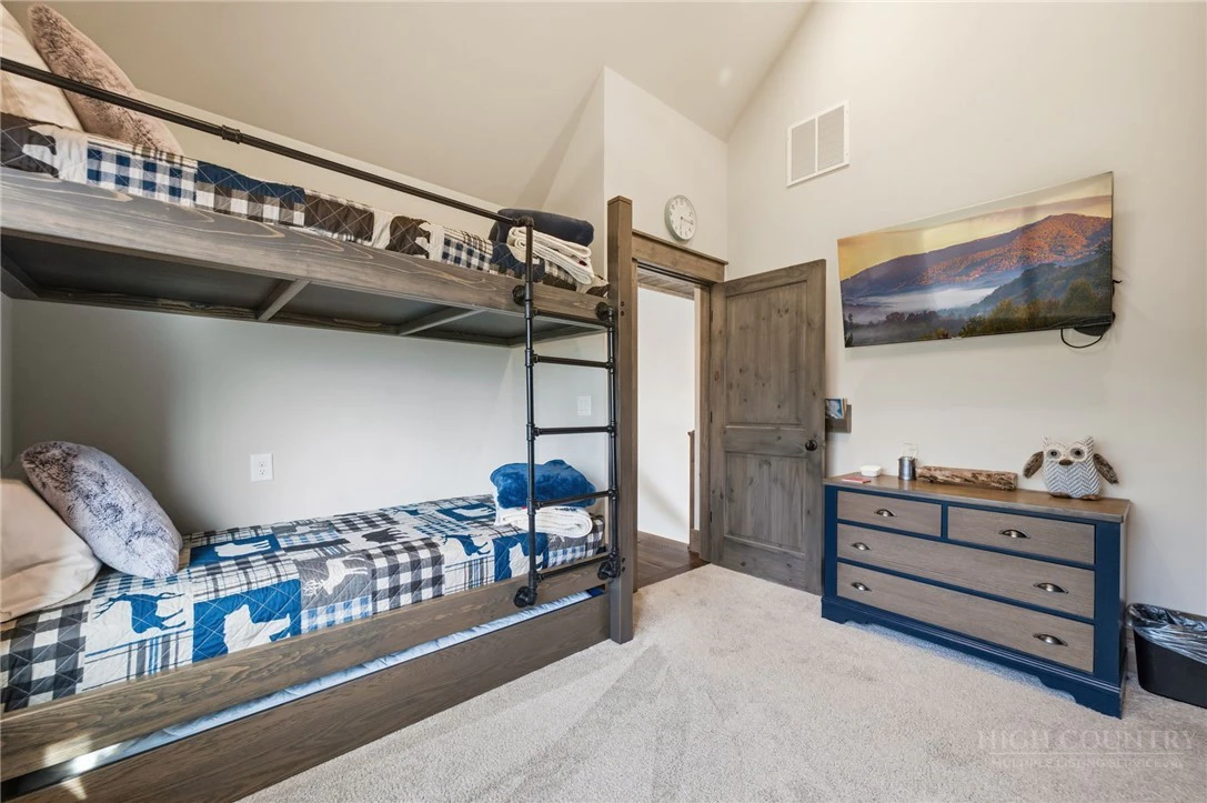 Image number 7 for the current listing