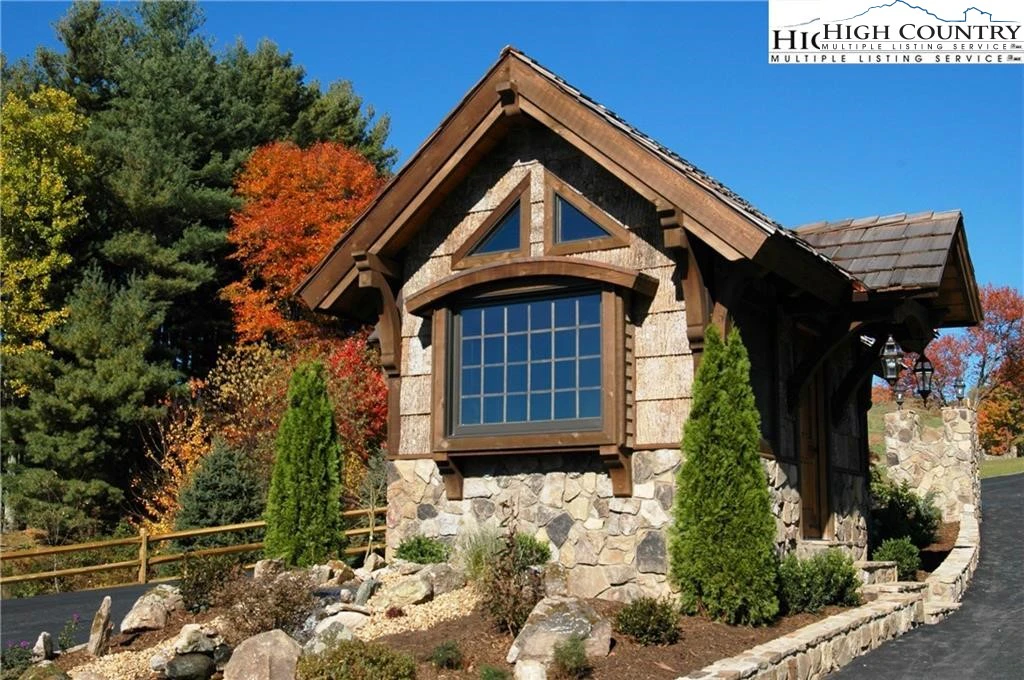 Image number 6 for the current listing