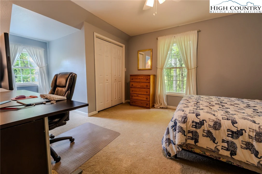 Image number 2 for the current listing