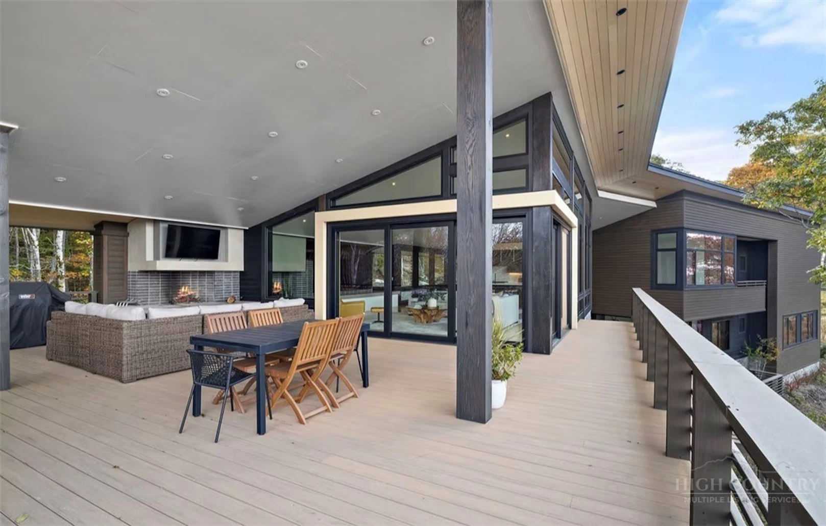 Image number 3 for the current listing