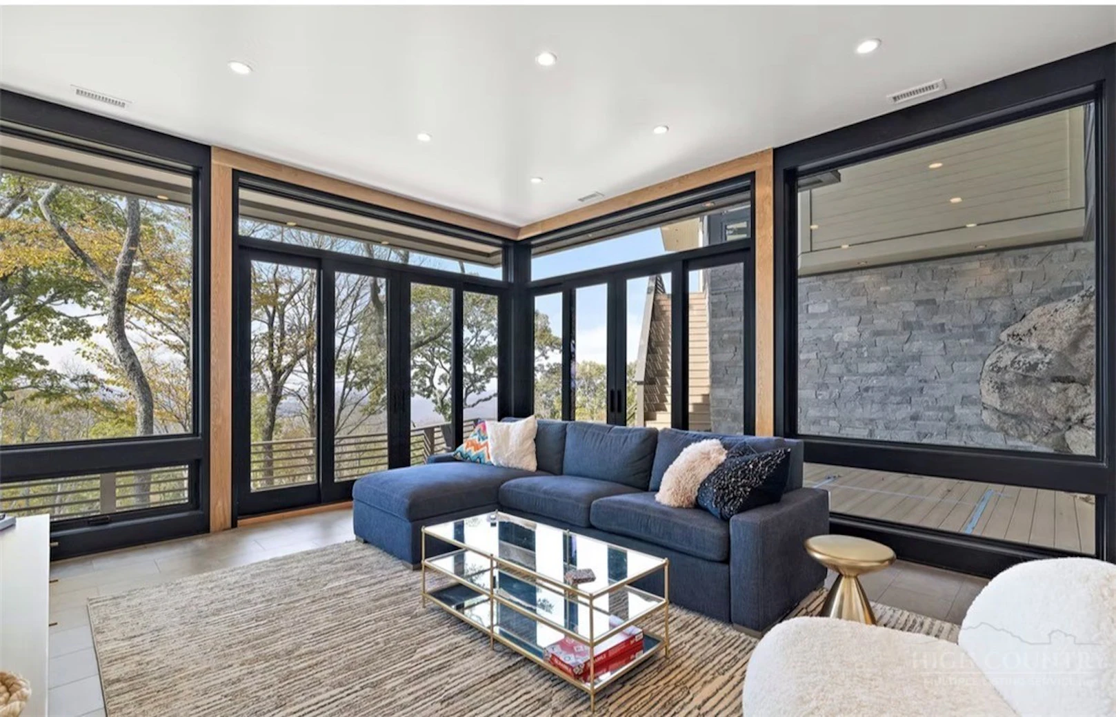 Image number 4 for the current listing