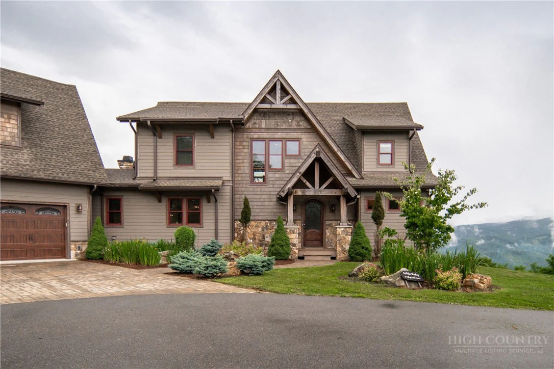 Image number 15 for the current listing
