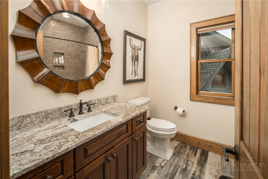 Image number 3 for the current listing