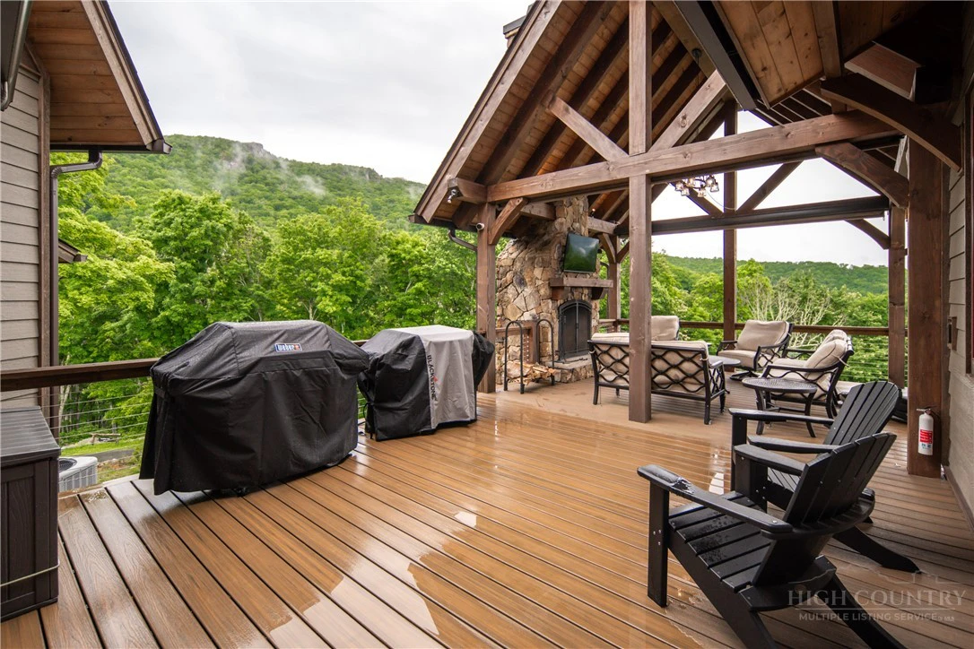 Image number 17 for the current listing