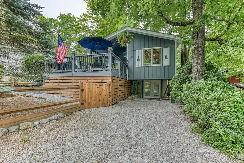 Image number 4 for the current listing