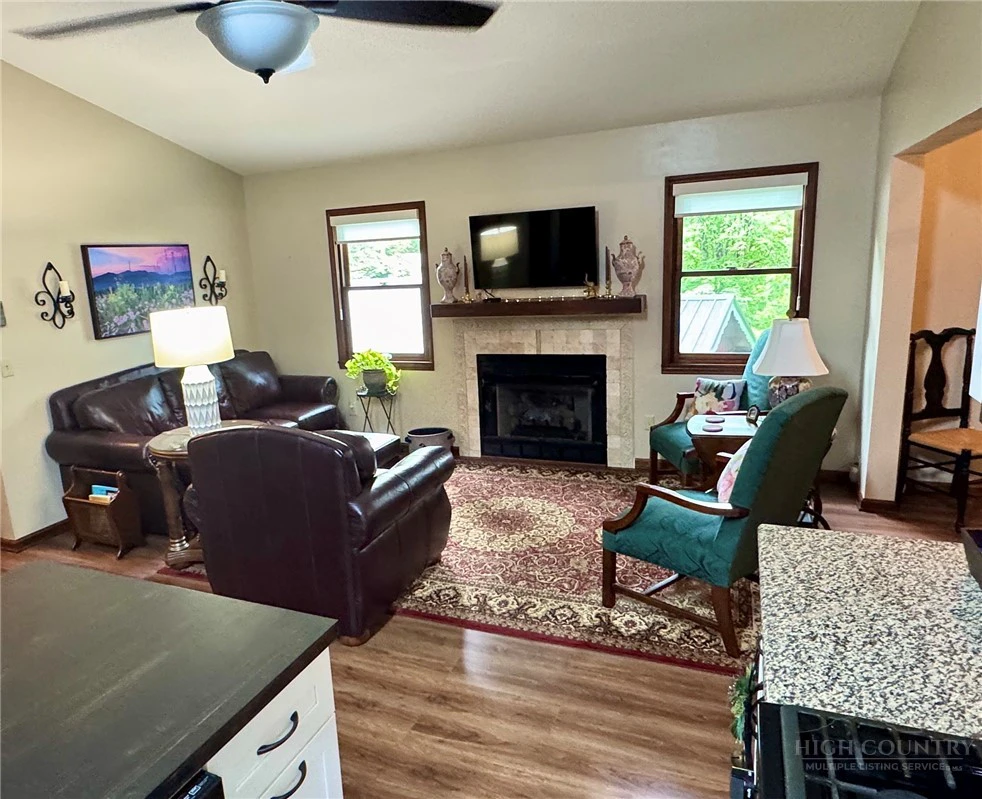 Image number 12 for the current listing