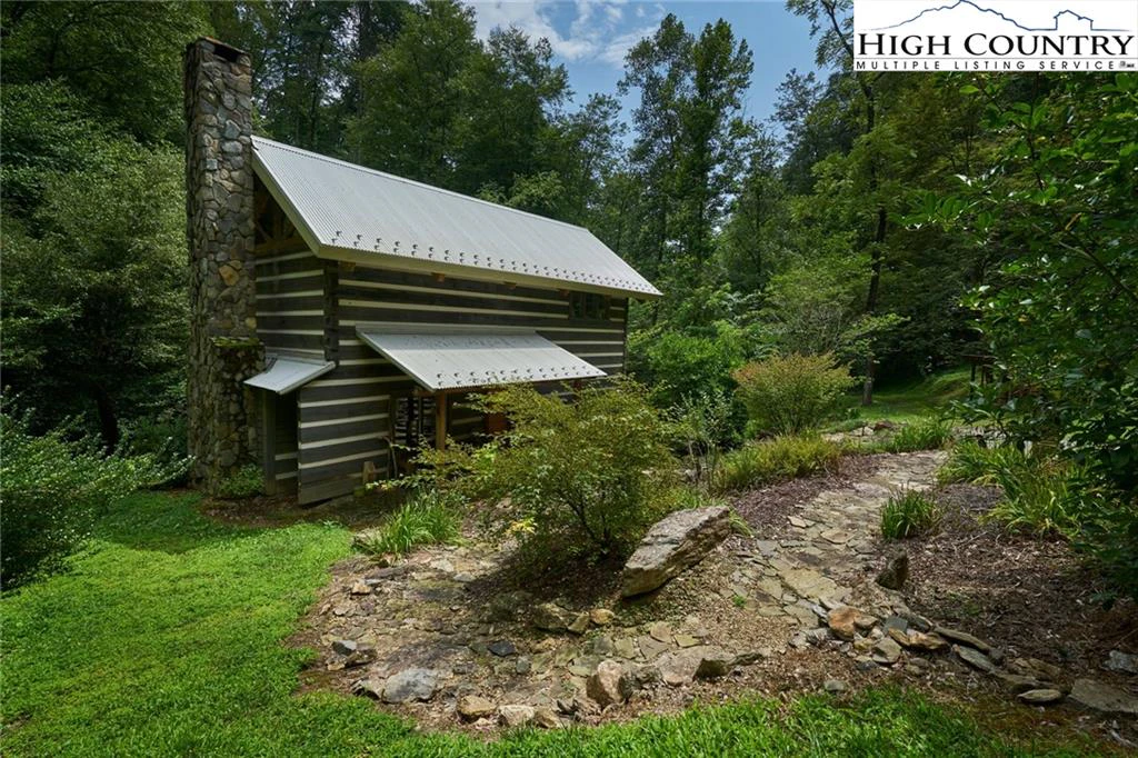 Image number 9 for the current listing