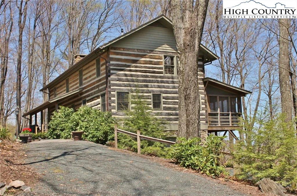 Image number 1 for the current listing