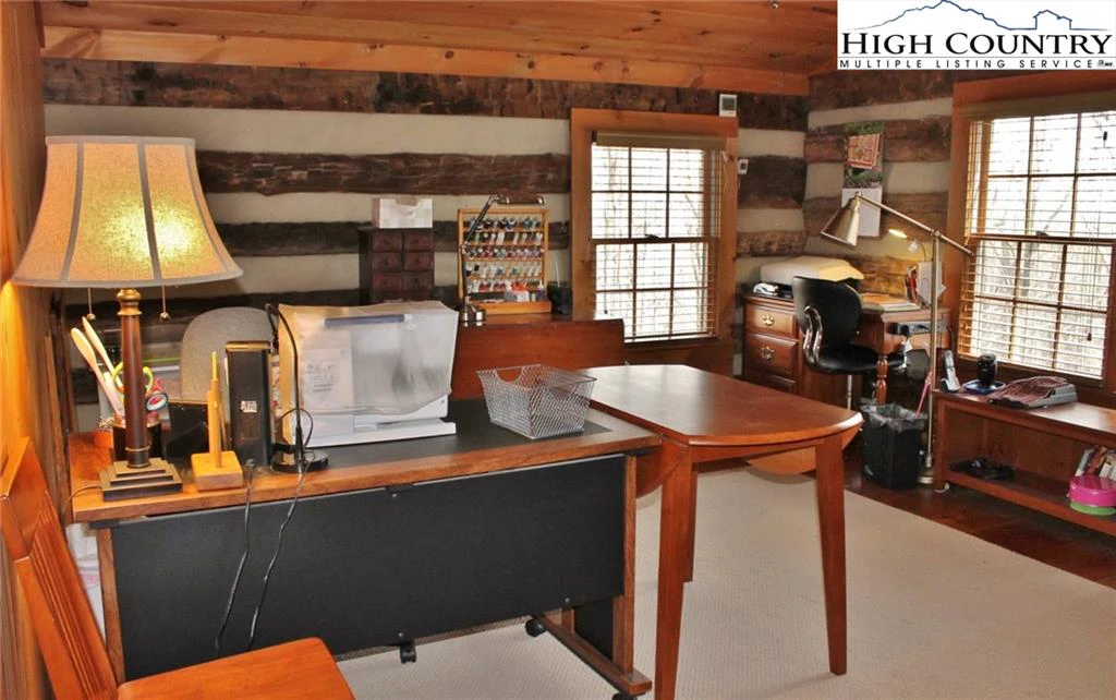 Image number 8 for the current listing