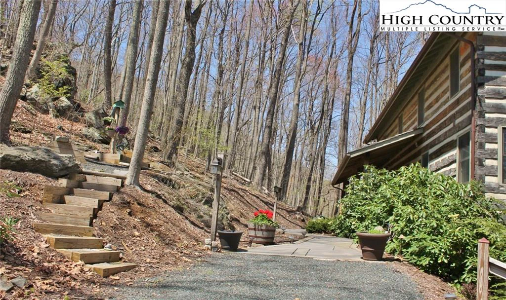 Image number 18 for the current listing