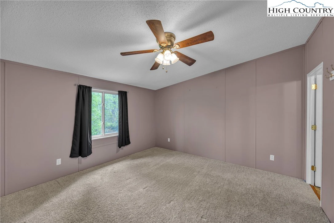 Image number 3 for the current listing