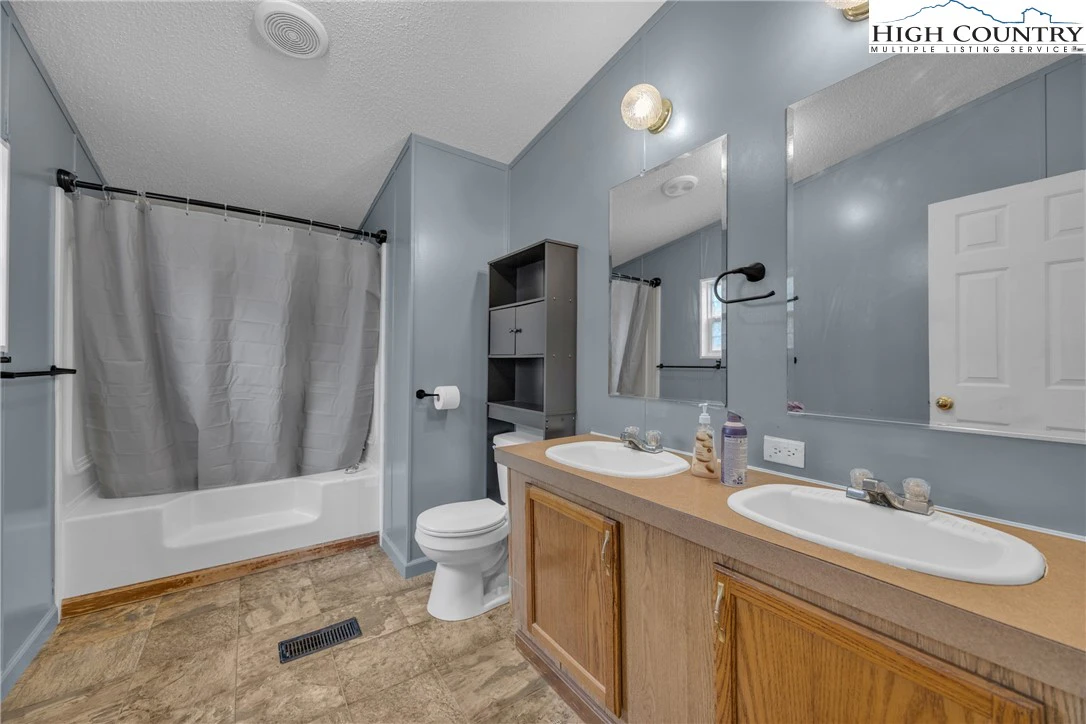 Image number 8 for the current listing