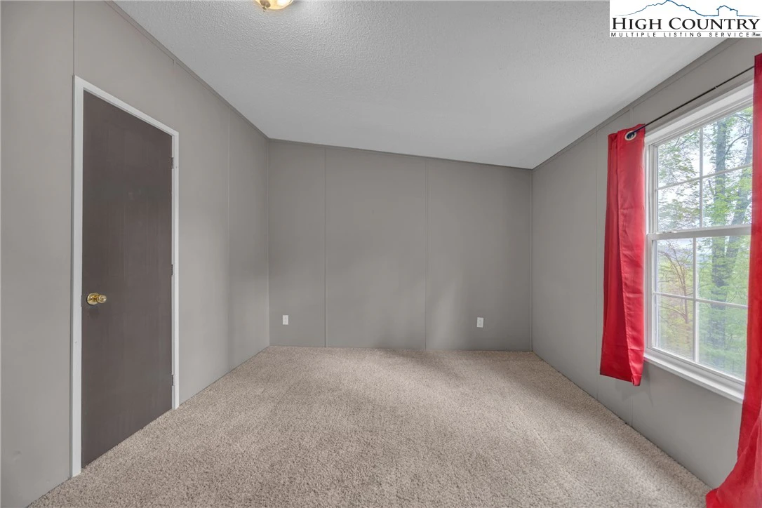 Image number 2 for the current listing