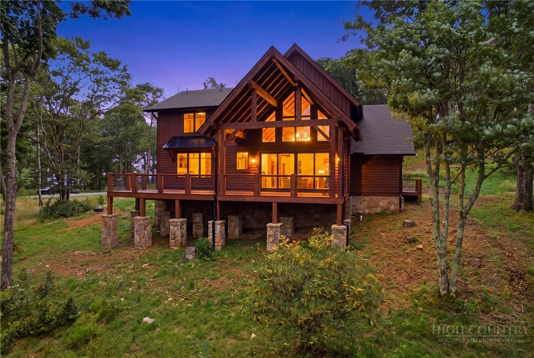 Image number 10 for the current listing
